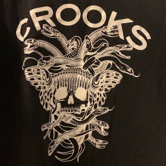 Crooks & Castles limited edition glow in the dark t-shirt - Picture 2 of 4
